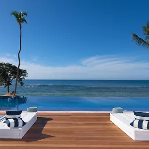 & 5*, La Romana Dominikana
