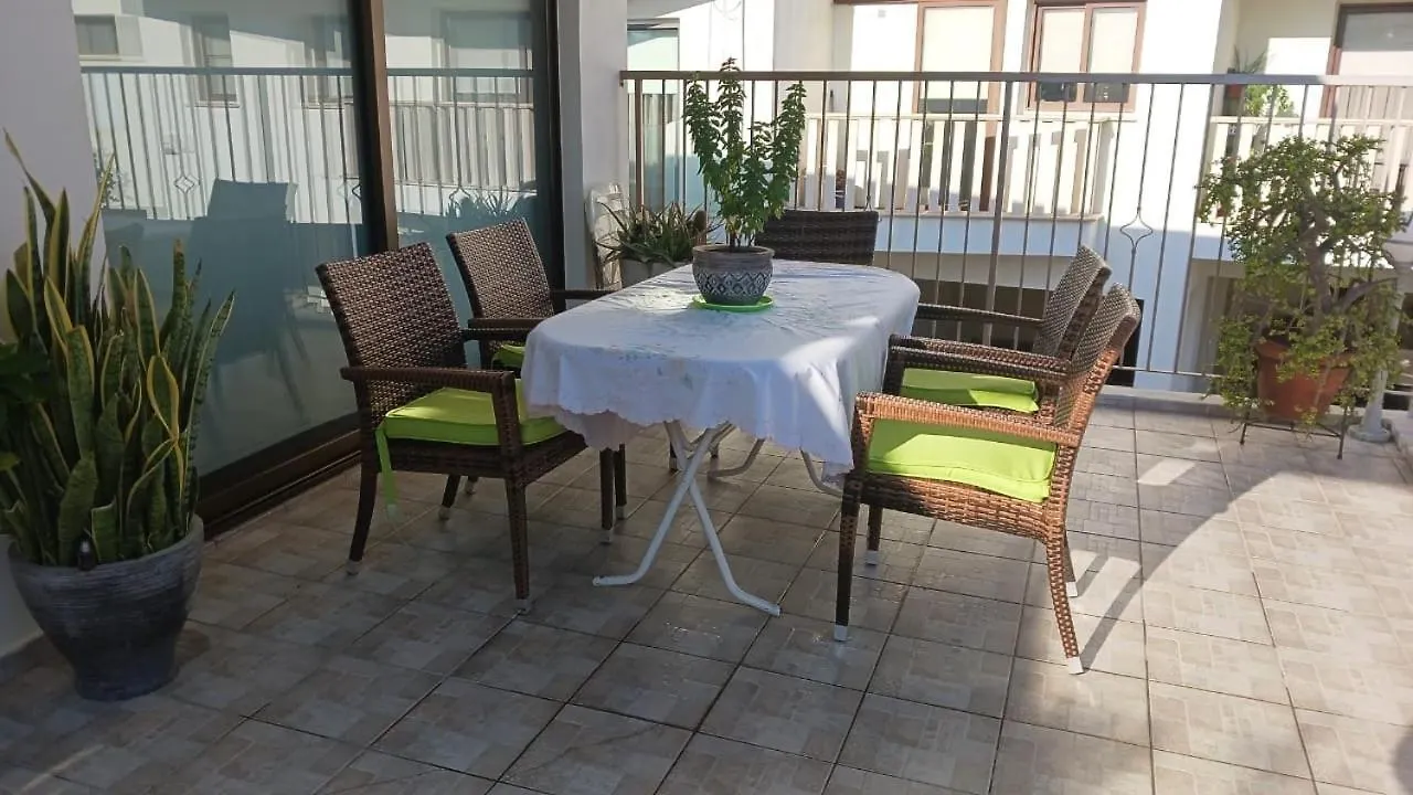 Extremely Comfy Apt With Spacious Private Terrace 10Min Walk To The Beach & In Town Larnaca 0*,